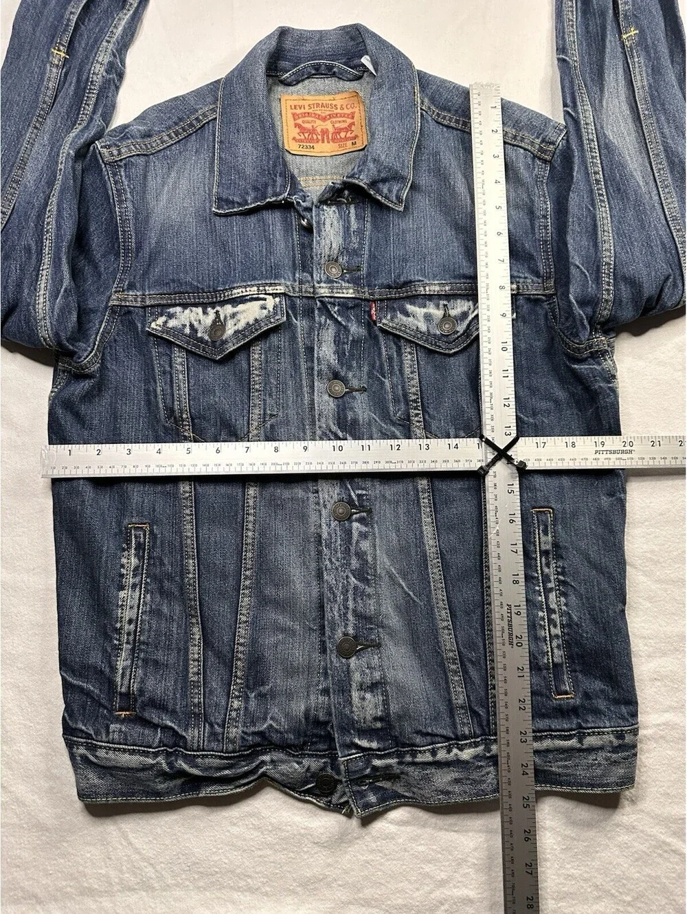 Levi’s Denim Distressed, Women’s Trucker Jacket Size Medium
